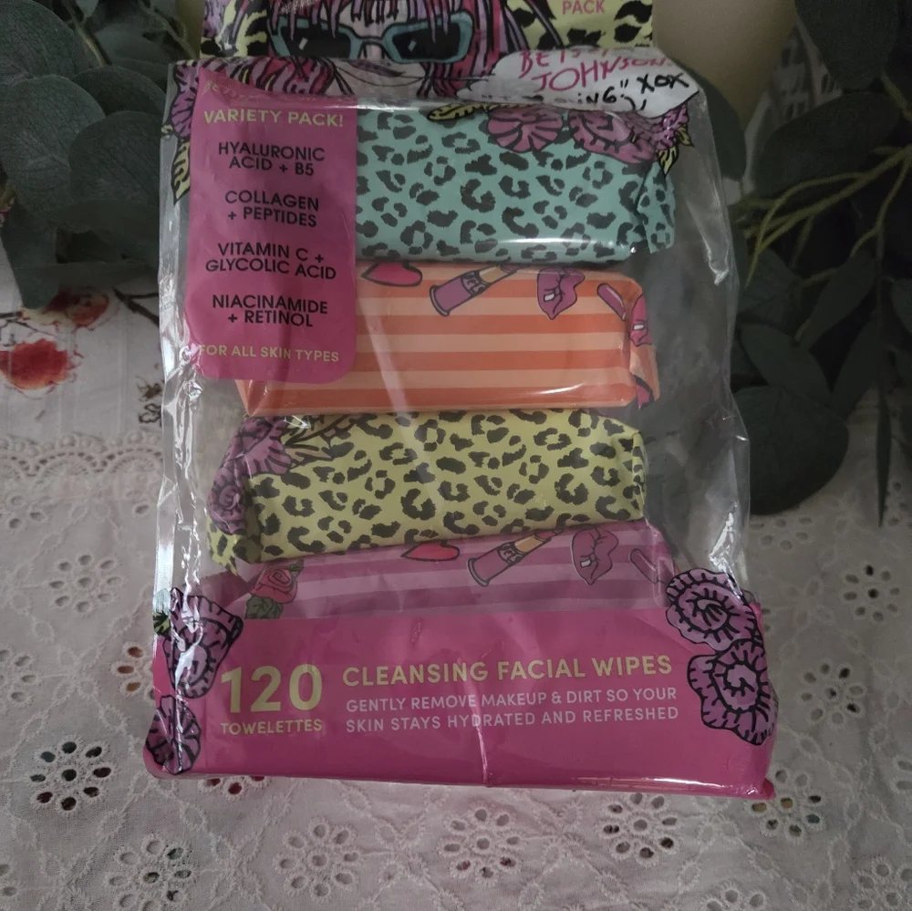 Betsey Johnson Pink and Yellow Cleansing Facial Wipes - Picture 3 of 6